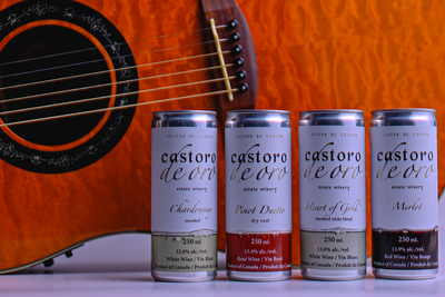 Castoro de Oro - Merlot, Chardonnay, Heart of Gold & Pinot Duetto - Cans and guitar